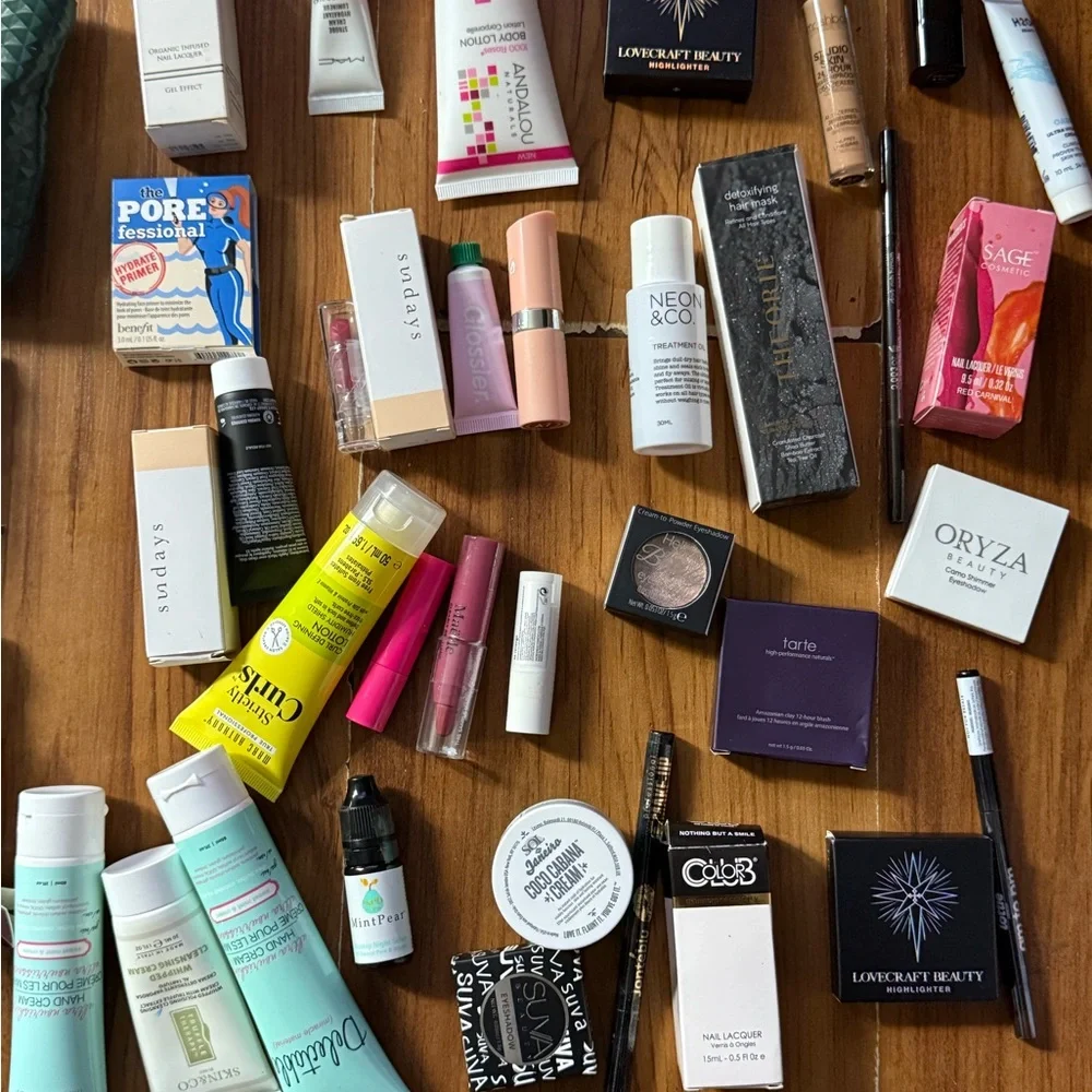 10 ipsy makeup & skincare bags lot